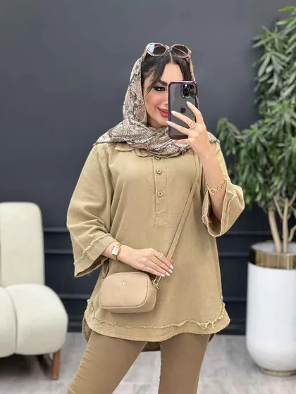 مانتو جلو بسته سه دکمه ریش دار