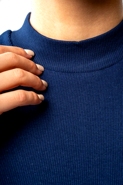 کراپ آستین حلقه‌ای یقه ایستاده زنانه