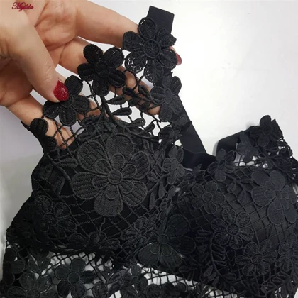 کراپ تاپ زنانه ماییلدا مدل گل‌گلی گیپوری کد 5474-1837