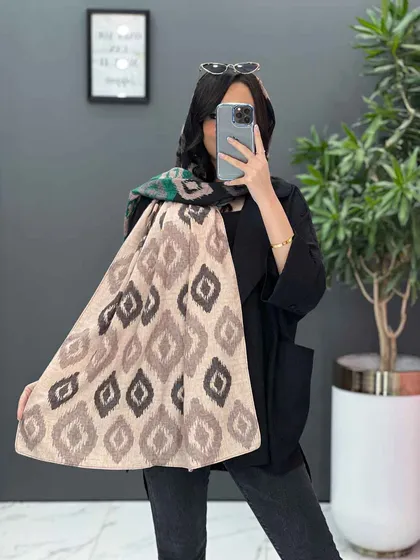 شال طرح لوزی سه رنگ