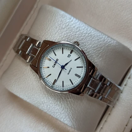 ساعت مچی زنانه کلاسیک طرح کاسیو صفحه سفید