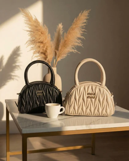 کیف پاسپورتی میومیو