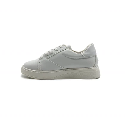 کفش راحتی زنانه مدل Stradivarius Sneakers - SKW89