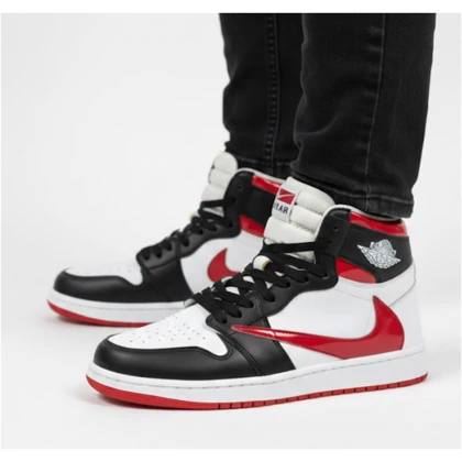 کتانی مردانه ترویس ساق‌دار مشکی قرمز