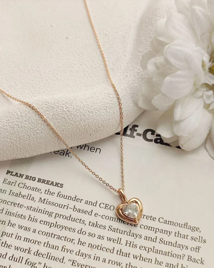 گردنبند ظریف قلب نگین‌دار ژوپینگ