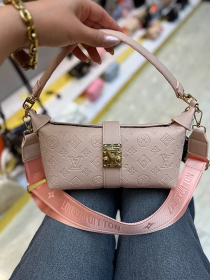 کیف دخترانه و زنانه LV مدل آریانا
