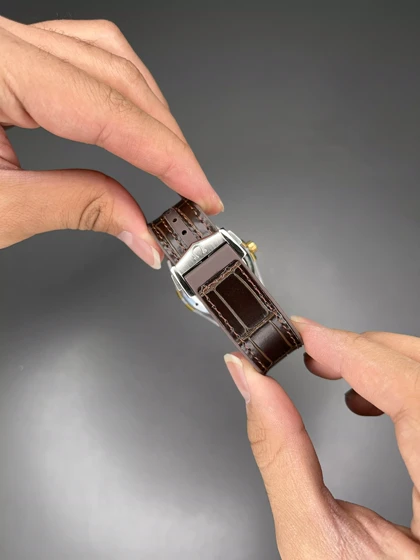 ساعت مچی امگا کانستلیشن بند قهوه ای صفحه سفید Omega Constellation