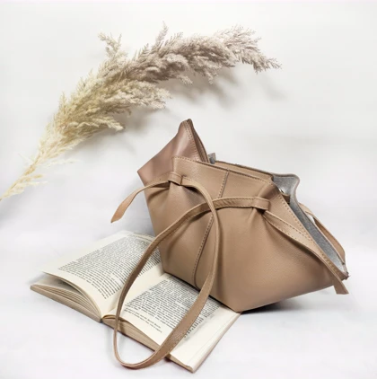 کیف دوشی زنانه طرح کروسان کد 1447