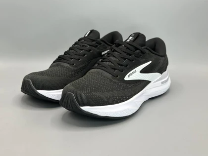 کتانی بروکس آدرنالین جی تی اس 24 مشکی سفید/Brooks Adrenalin