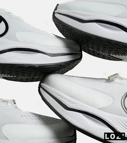 کفش کتانی بزرگ پا سفید NIKE zoom x smiley مدل 8262