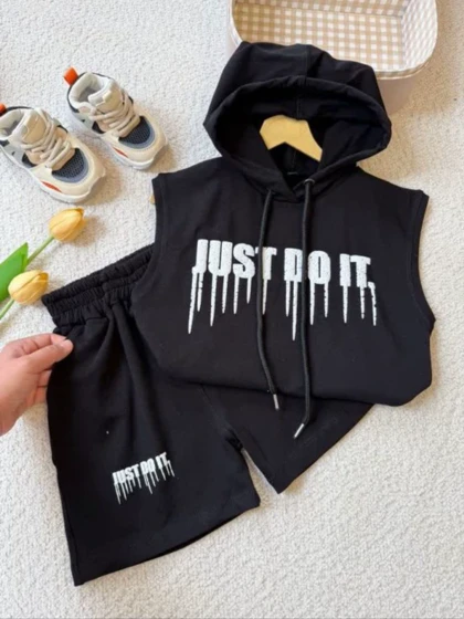 وست کلاهدار و شلوارک بچگانه just