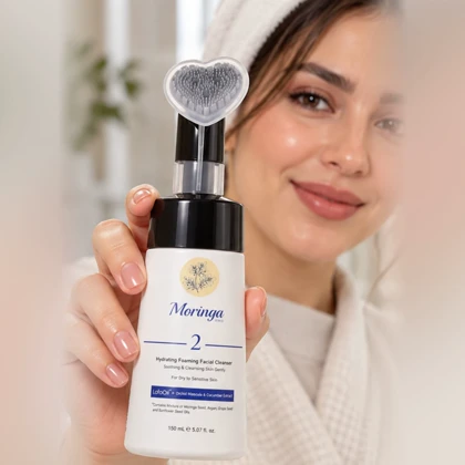 فوم شستشوی صورت آبرسان مورینگا امو مدل 02 مناسب پوست خشک و حساس 150ml