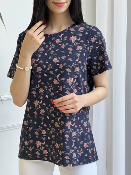تیشرت گل‌دار جینا