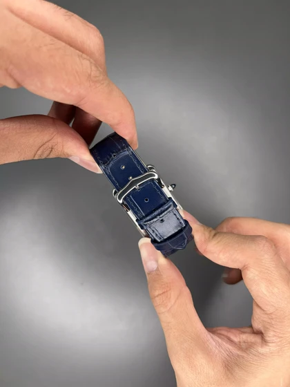 ساعت مچی کارتیه تانک صفحه مهندسی مردانه بند چرمی سرمه ای Cartier Tank