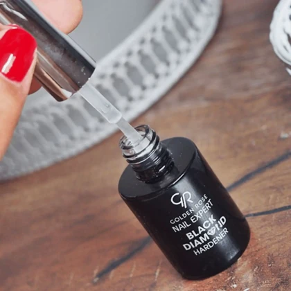 لاک تقویت ناخن گلدن رز, مدل Black Diamond