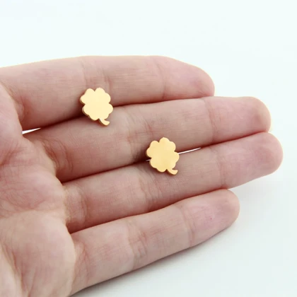 گوشواره دخترانه مدل گل 4 برگ