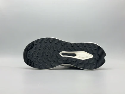 مونت گلیس کتانی اکستریم گریپ طوسی مشکی/Mont Glace Grip
