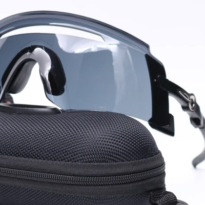 عینک برند OAKLEY کد 181331
