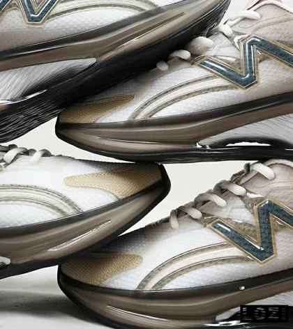 کفش کتانی مردانه و زنانه سفید سبز NEW BALANCE More Trail v3