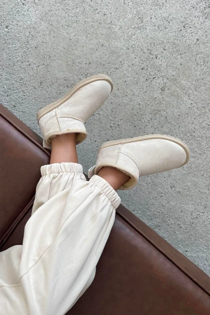 بوت و نیم بوت زنانه استراسونس straswans