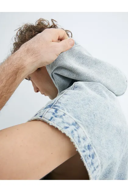 جیب زیپ بدون آستین سرپوش دار کت جین بزرگ با جزئیات 4SAM50027ND