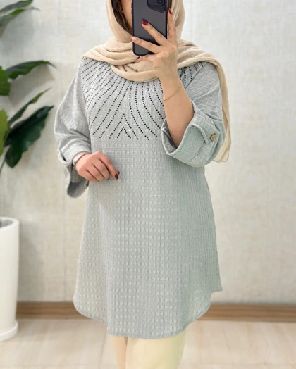 C026- تونیک رخشان نسکافه ای یک خط ته طاقه وسط لباس هست