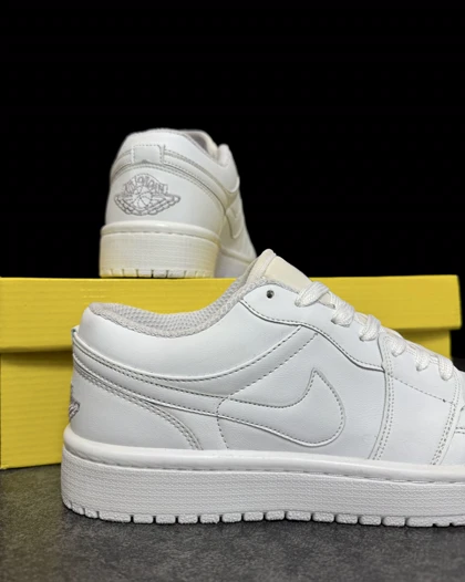 کتانی جردن وان سفید