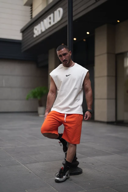 رکابی حلقه‌ای وست نایک سفید Pedro Pascal