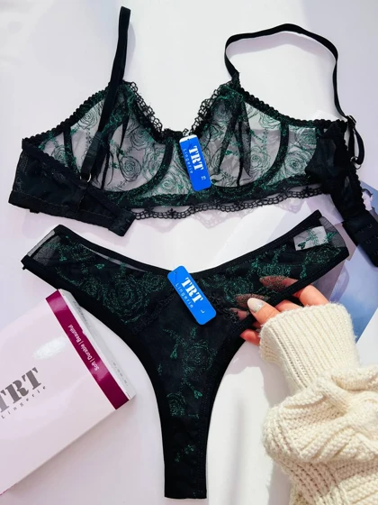 ست شورت و سوتین زنانه طرح سیم دوزی جنس گیپور