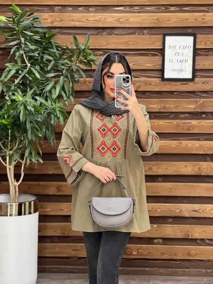 مانتو جلو بسته گلدوزی رنگی
