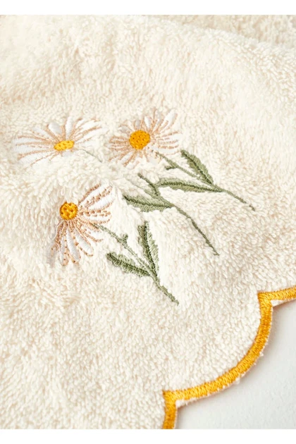 حوله دست Bella Maison مدل Daisy Scallop Kenar پنبه‌ای - بژ