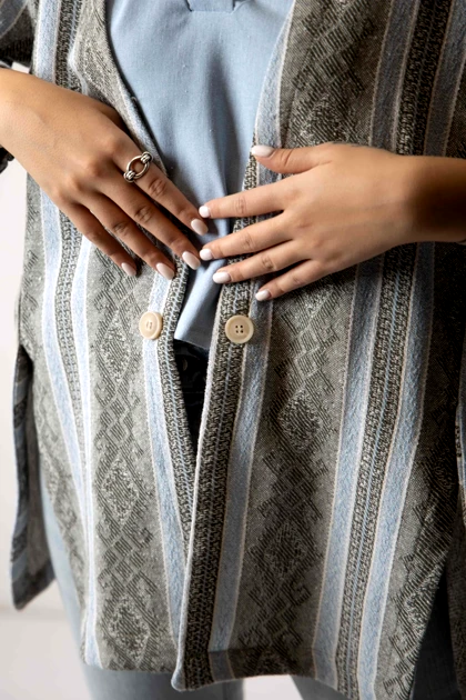 مانتو پایین گرد چاک‌دار