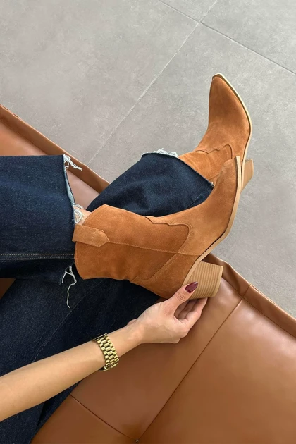 بوت و نیم بوت زنانه استراسونس straswans