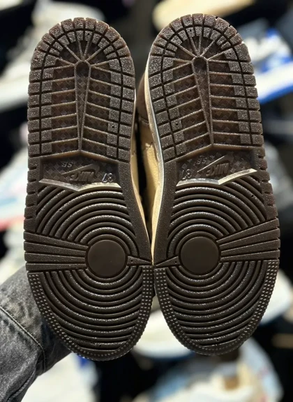 کتانی ترویس ساق‌دار کرم قهوه ای