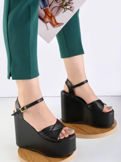 صندل لژدار تابستانی مدل بنددار