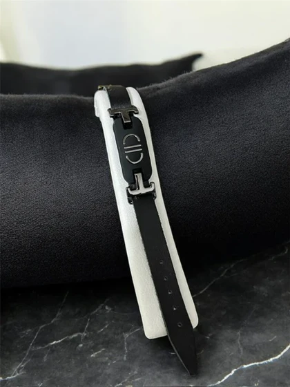 دستبند چرم طبیعی طرح aDT کد 3335031
