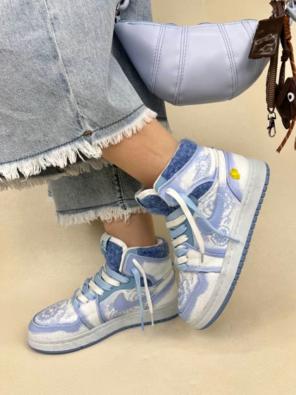 کتانی ونس ساق‌دار زنانه ایر جردن وان فامیلا بلو NIKE AIR JORDAN 1 کد 912 دختر طهرونی