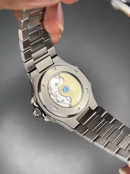 ساعت مچی پتک فیلیپ ناتیلوس دو تقویم صفحه سبز Patek Philippe Nautilus