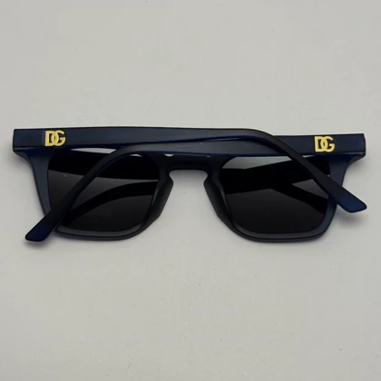 عینک آفتابی پلاریزه دولچه گابانا DOLCE GABBANA دسته سیم کشی شده لولا فنر آبی مات کد 7707