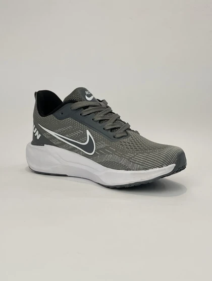 کتانی ورزشی نایک زوم ری اکت طوسی