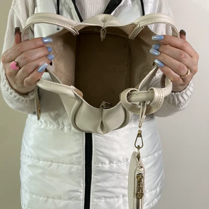 کیف زنانه دستی و دوشی با آویز کیف کوچک کد 2039