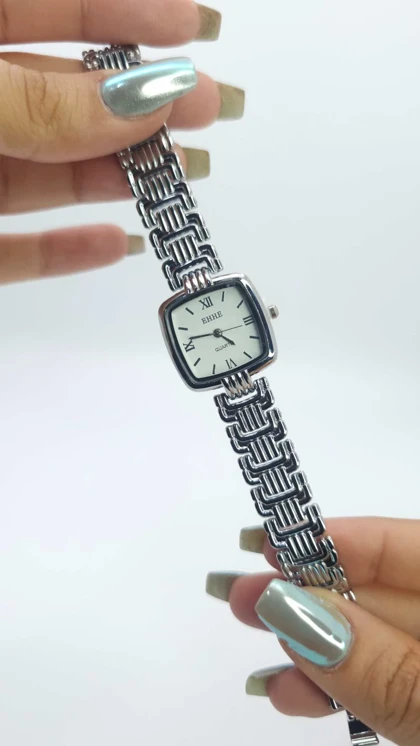 ساعت مچی زنانه مجلسی EHHE نگین‌دار با موتور کوارتز