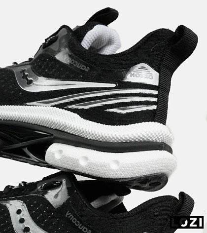 کفش کتانی مشکی سفید Saucony Axon 3