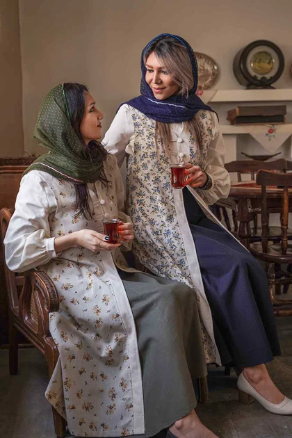 سارافون بلند لینن گل‌دار تهمینه سارافون بدون آستین گل‌دار