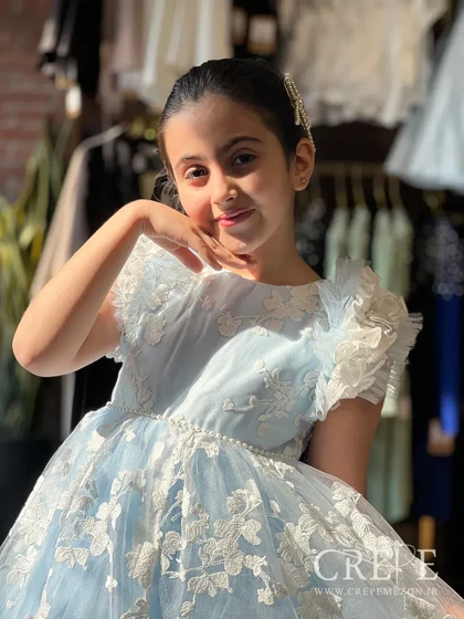 پیراهن نیلا