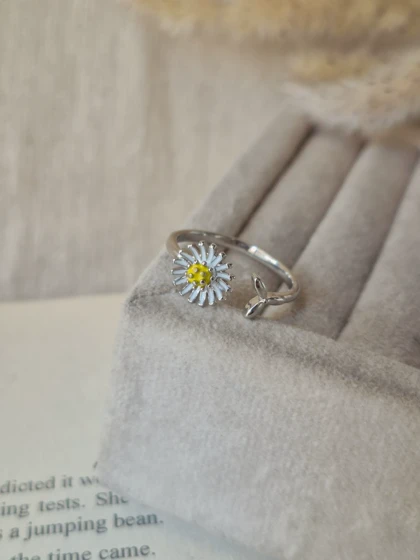 انگشتر گل بابونه و وال