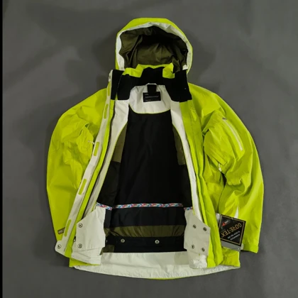 SIZE M-L کاپشن اسکی گورتکس حرفه ای اورجینال PEAK PERFORMANCE سوئد