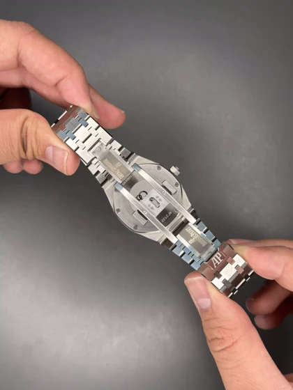 ساعت مچی اودمار پیگه باتری بند سیلور صفحه بنفش Audemars Piguet