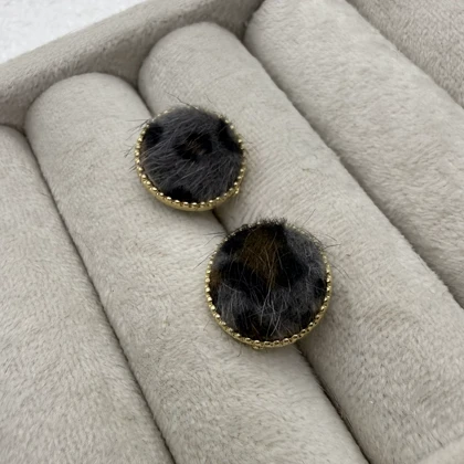 گوشواره پشمی پلنگی