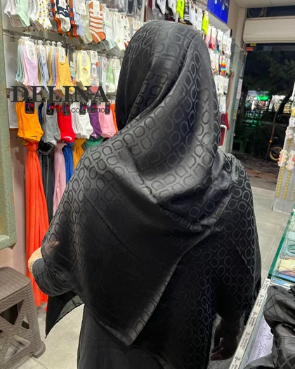 روسری مشکی نخ ابریشم مارک